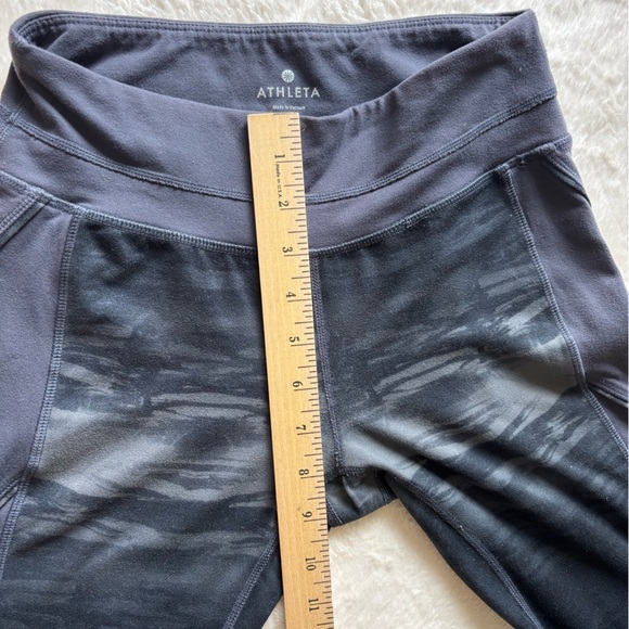 Athleta Capris Size XS Waist band Yoga Leg Opening Black and Gray - Picture 9 of 11